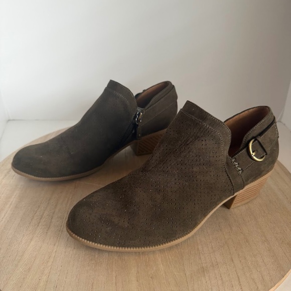 Dr. Scholl's Women's Brown Suede Perforated Ankle Booties Size 9.5 - Picture 1 of 7